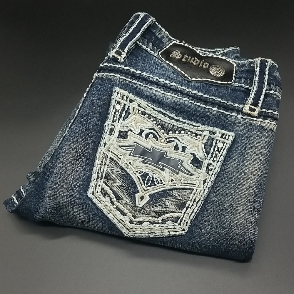 Studio 5 Size 29 Bootcut Embroidered Embellished Distressed Denim Blue Jeans